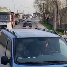 Шымкентские водители жалуются на дороги