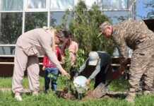 Военнослужащие в Шымкенте поддержали акцию «Пятнадцать добрых дел»