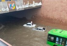 Развязку на Бекжан базаре затопило после ливня в Шымкенте