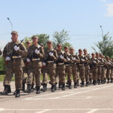 В Шымкенте прошла церемония приведения к присяге молодых солдат