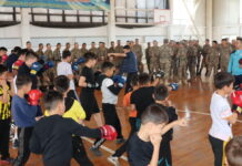 В Шымкенте прошла встреча юных боксеров с легендами ринга
