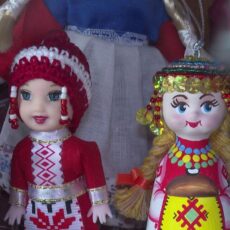 Коллекцию из 200 этнических кукол собрала женщина из Шымкента