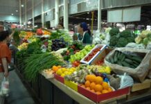 В Шымкенте подешевели овощи и фрукты