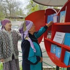Открытие уличных библиотек буккроссинга «Кітап оқитын Шымқала»