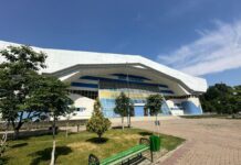 Проданный за «копейки» Ледовый дворец вернули в госсобственность