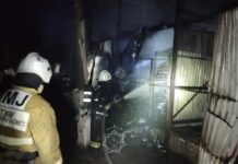 Горка в парке аттракционов загорелась в Шымкенте