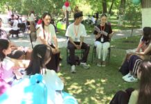 Бесплатные языковые курсы проходят в Центральном парке Шымкента