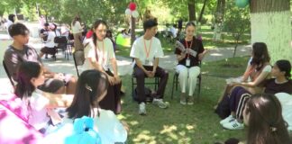 Бесплатные языковые курсы проходят в Центральном парке Шымкента