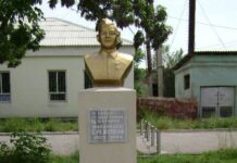 «Это нужно не мертвым, это нужно живым!» Памятник Ережепбаю Молдабаеву