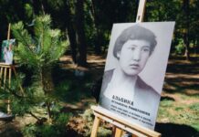 В Шымкенте высадили именные деревья в честь известных краеведов