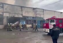 Более 60 пожарных боролись с огнем на складах в Шымкенте