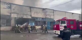 Более 60 пожарных боролись с огнем на складах в Шымкенте