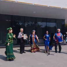 На участке №4 референдум превратился в культурное событие с национальным колоритом