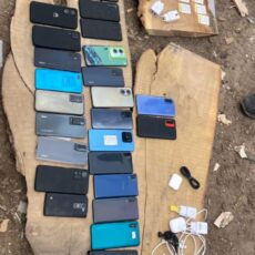 В Шымкенте задержан мужчина за попытку провоза в колонию сотовых телефонов