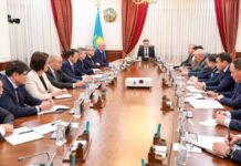 С утра в Кабмине прошло оперативное совещание в связи с ситуацией вокруг Украины