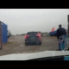 Автомобиль владельца с долгом в 16 млн тенге водворили на штрафстоянку