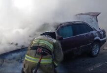 На центральном проспекте в Шымкенте загорелся автомобиль Audi с ГБО