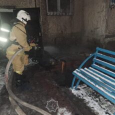 Пожар в многоэтажке Шымкента: эвакуировано 20 человек
