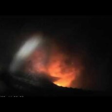 В первые часы нового года в Шымкенте загорелся частный дом