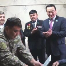 С вековым юбилеем поздравили ветерана в Туркестанской области