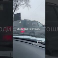 В Шымкенте водитель не подчинился и провез на капоте полицейского