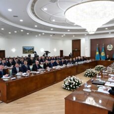 Токаев: Пришло время затянуть пояса и жить по средствам Расширенное заседание правительства с участием Президента РК