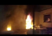 Пожарные потушили возгорание на территории частного дома