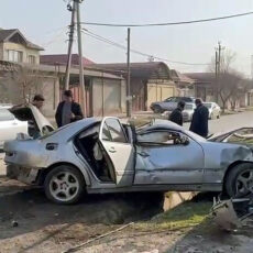 ДТП в Шымкенте: водитель вылетел из автомобиля