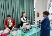 Сотрудники ЦОНов Шымкента принимали посетителей в национальных костюмах Сотрудники ЦОНов Шымкента принимали посетителей в национальных костюмах