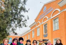 Шел месяц март…