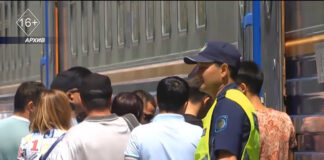 Полицейские в Шымкенте сняли с поезда пьяную пассажирку Сотрудники линейного отдела полиции на станции Шымкент