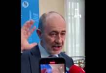 Автомойкам запретят применять питьевую воду Депутат парламента РК Павел Казанцев