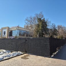 Тайная стройка на Арбате в Шымкенте: что скрывается за черным забором? Тайная стройка на Арбате в Шымкенте: что скрывается за черным забором?