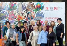 Весенняя страда на творческой ниве Выставка женского творчества «Весна в городе тюльпанов»