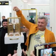 Благодатный огонь доставлен в Шымкент Благодатный огонь доставлен в Казахстан