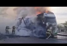 В Шымкенте cгорел грузовик с 15 тоннами спичек В Шымкенте cгорел грузовик с 15 тоннами спичек