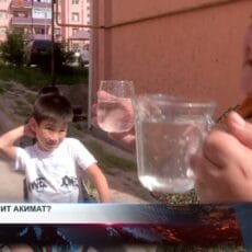 Жители Ленгера ждут от чиновников чуда, а оно не приходит В Ленгере мутная вода и вонь из подвалов