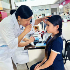 До 28 мая в Шымкенте работает «Островок здоровья» Проверка зрения у ребенка