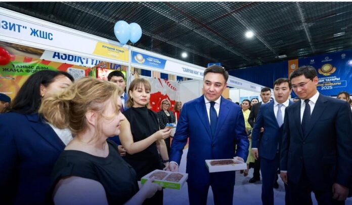 Габит Сыздыкбеков с компанией Ladushki