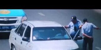 За наезд на инспектора в Шымкенте возбуждено уголовное дело на водителя Наезд на полицейского