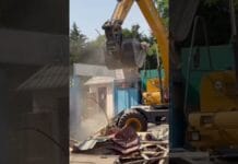 Незаконное строение снесли в Шымкенте по решению суда Незаконное строение снесли в Шымкенте по решению суда