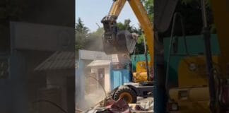 Незаконное строение снесли в Шымкенте по решению суда Незаконное строение снесли в Шымкенте по решению суда