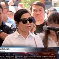 На отсутствие Интернета, автобусов и полива жаловались акиму жители Бозарыка Жители Бозарыка на встрече с акимом Шымкента