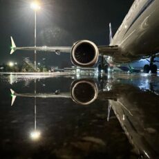 В аэропортах Астаны и Шымкента начнется ремонт весной Самолет