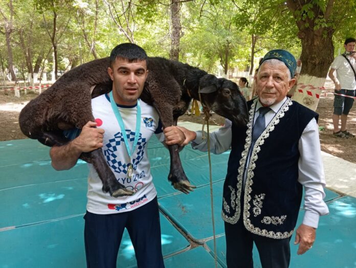 Сабантуй - Баранға арналған басты марапат