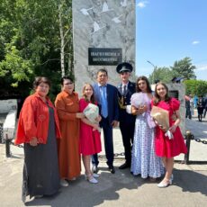 Воспитанник детского дома стал полицейским: история Александра Речинского Выпускник академии МВД Александр Речинский и Ералы Жумаханбетов