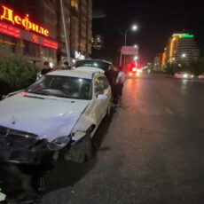 Водитель госпитализирован после столкновения двух автомобилей в Шымкенте ДТП с участием автомобилей Mercedes и Kia Rio