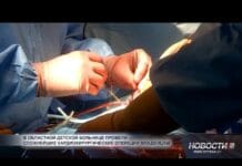 Пять крошечных сердец спасли в Шымкенте благодаря врачам из Минска Руки хирурга