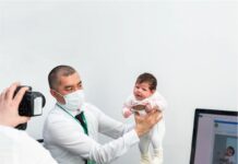 Как получить заграничный паспорт для новорождённого в ЦОНах Шымкента Фотографирование новорождённого ребенка на паспорт