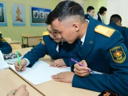 Курсанты военного колледжа